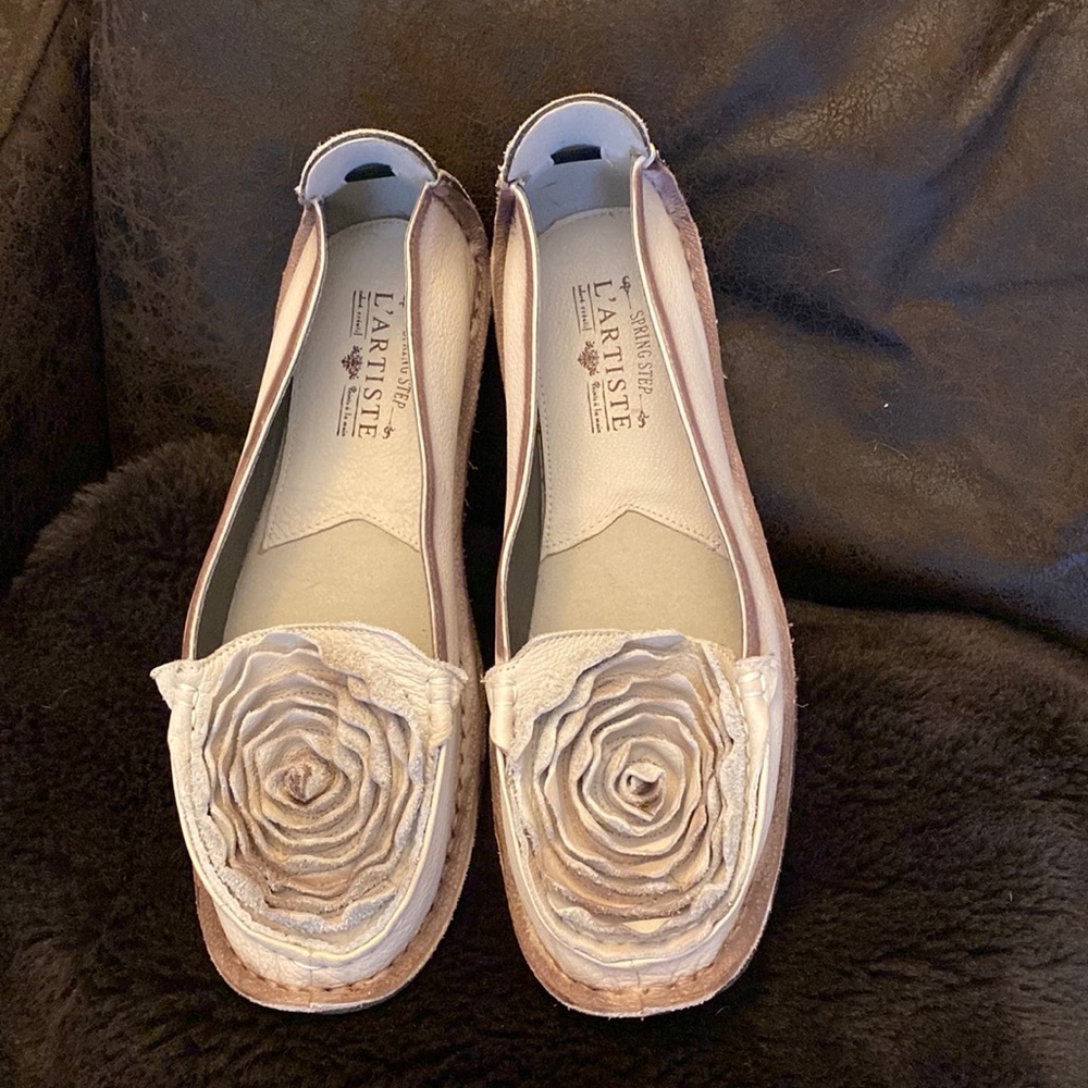 NWOT SPRING STEP L’ARTISTE SHOES